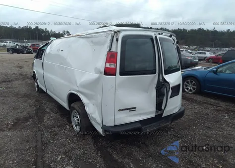 2016 Chevrolet Express Cargo Van z USA, uszkodzony, nr VIN 1GCWGAFF3G1132469